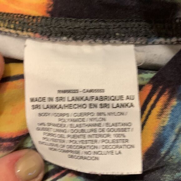 Nike GUC black multicolored cropped leggings Size medium - Picture 3 of 6